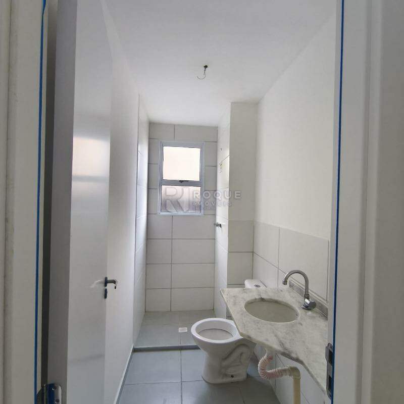 Apartamento à venda no bairro Jardim do Lago: 