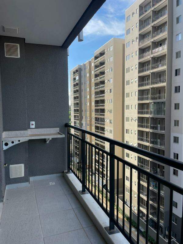 Apartamento à venda no bairro Jardim Esteves: 