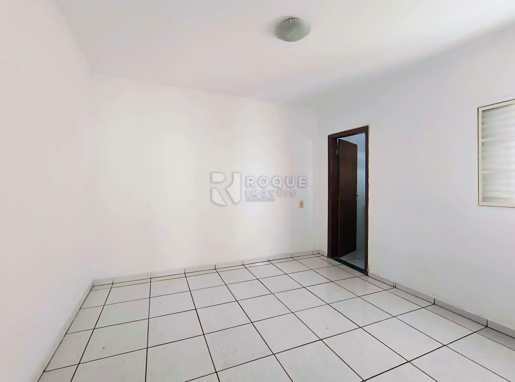 Casa Residencial para aluguel no bairro Jardim Ouro Verde: Dormitório 02 suíte