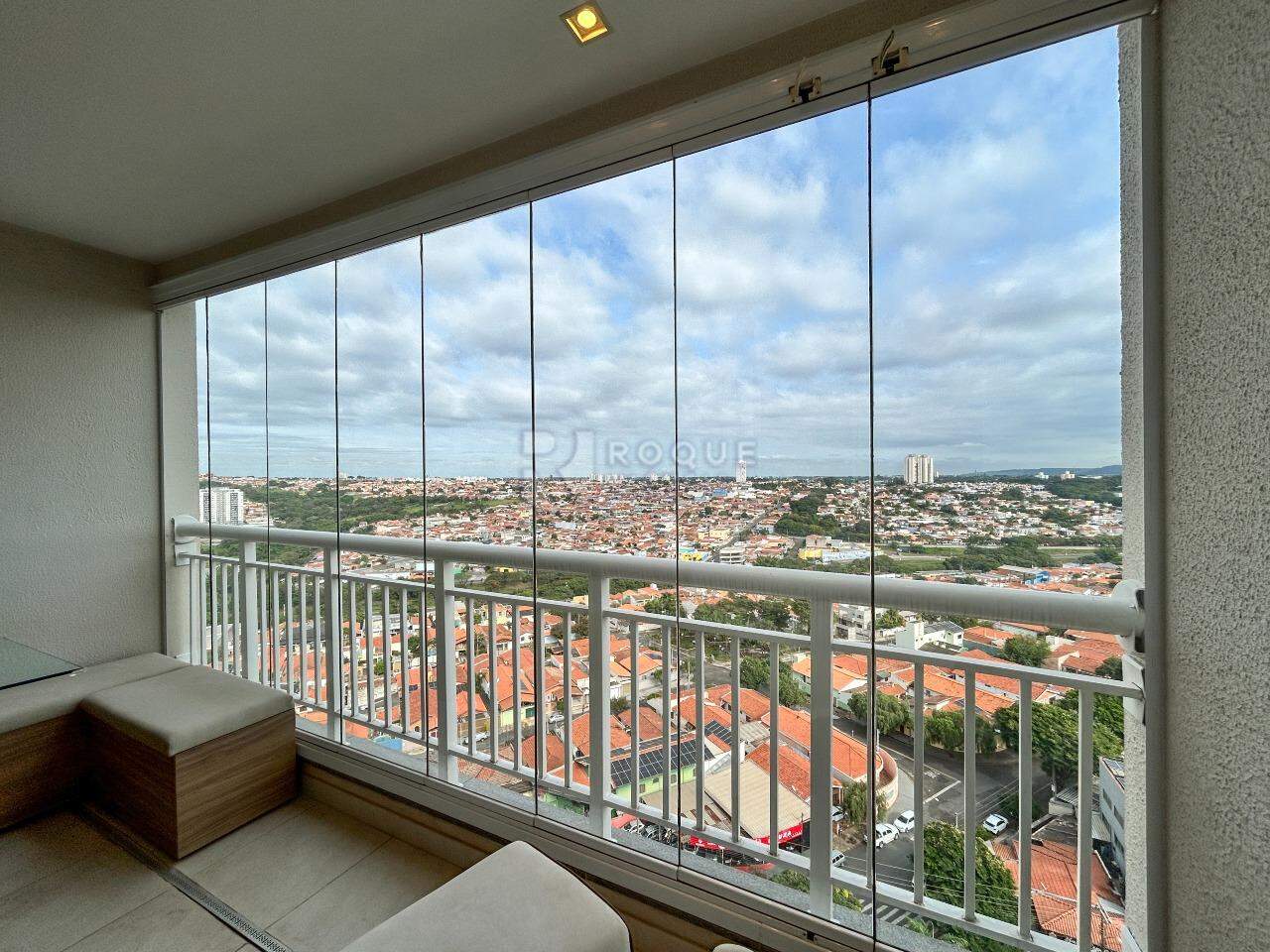 Apartamento para aluguel no bairro Vila Santa Rosália: Sacada
