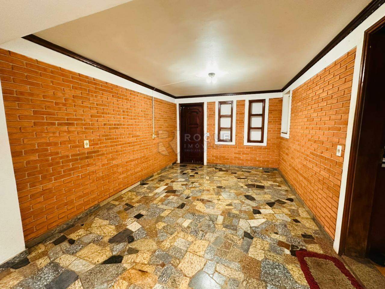 Casa Residencial à venda no bairro Conjunto Habitacional Bela Vista: GARAGEM 