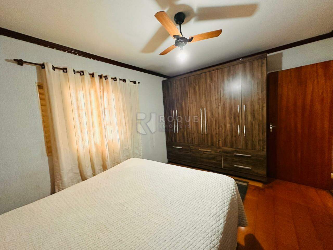 Casa Residencial à venda no bairro Conjunto Habitacional Bela Vista: SUITE 2