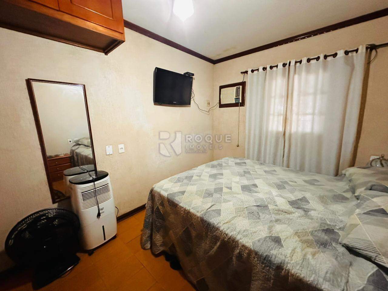 Casa Residencial à venda no bairro Conjunto Habitacional Bela Vista: SUITE 1