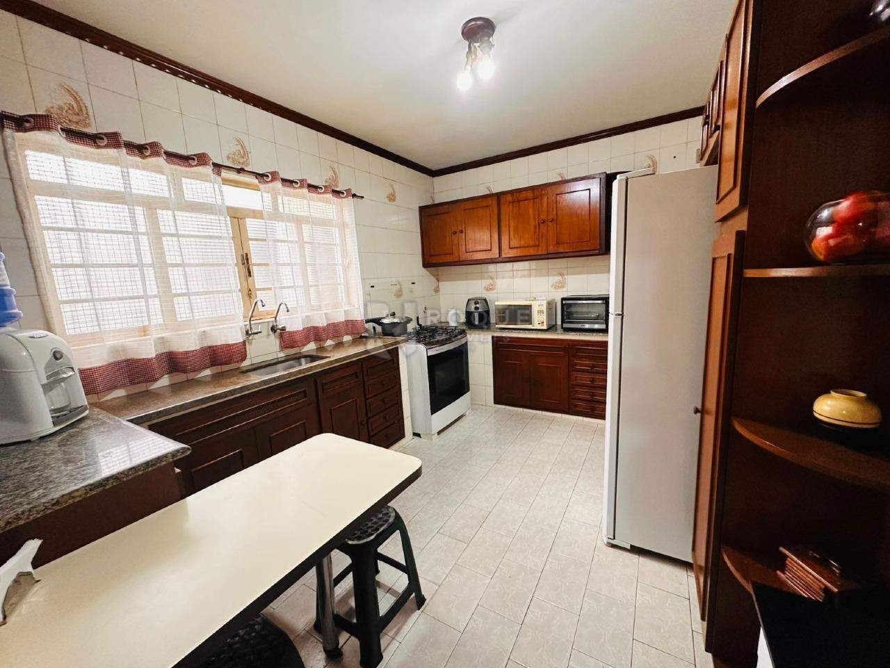 Casa Residencial à venda no bairro Conjunto Habitacional Bela Vista: COZINHA