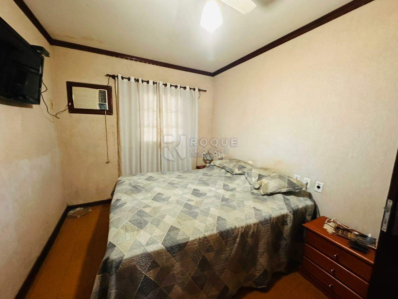 Casa Residencial à venda no bairro Conjunto Habitacional Bela Vista: SUITE 1