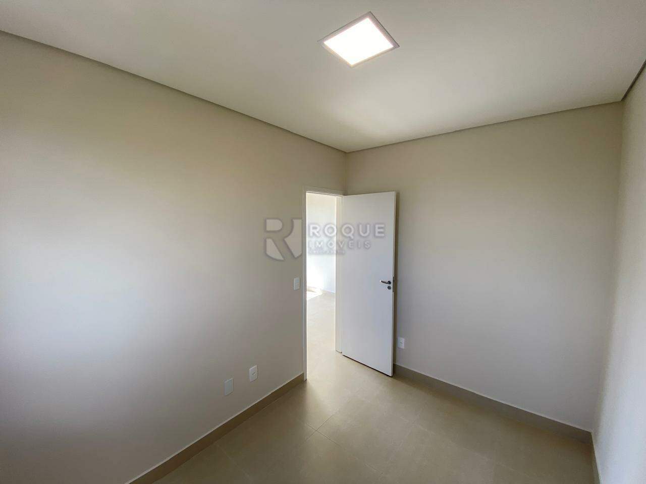 Apartamento à venda no bairro Chácaras Antonieta: 