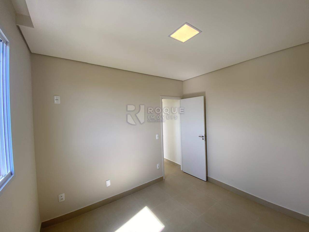 Apartamento à venda no bairro Chácaras Antonieta: 