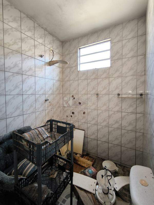 Casa Residencial à venda no bairro Cidade Jardim: BANHEIRO SOCIAL EXTERNO