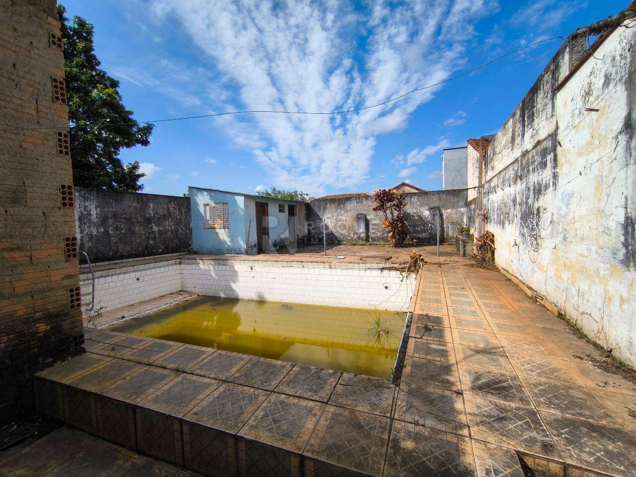 Casa Residencial à venda no bairro Cidade Jardim: PISCINA