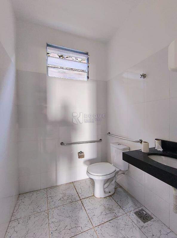 Barracão/Galpão para aluguel no bairro Jardim Porto Real IV: Wc social 01