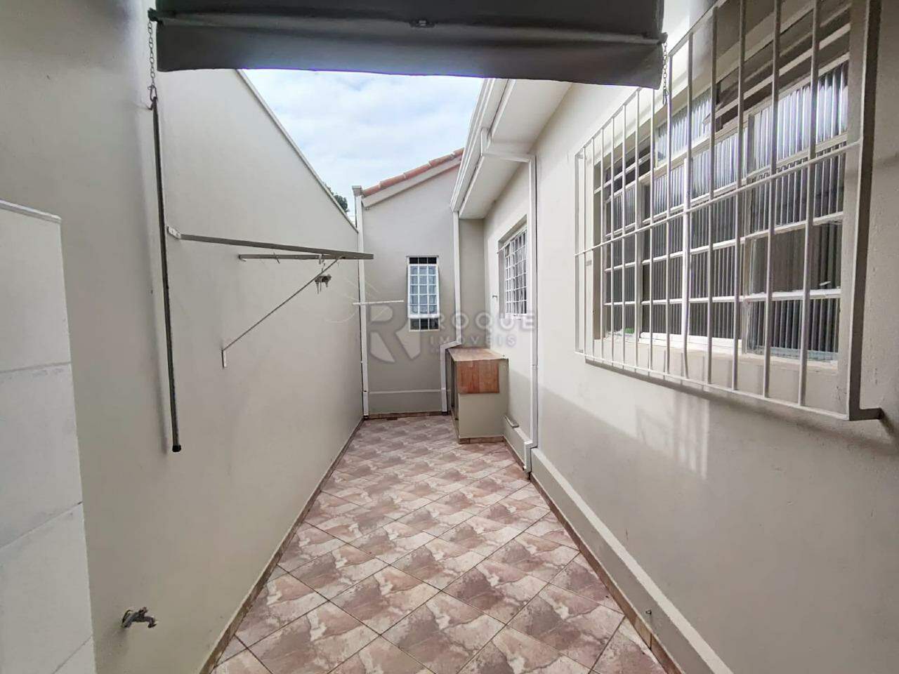 Casa Residencial para aluguel no bairro Vila Claudia: Quintal