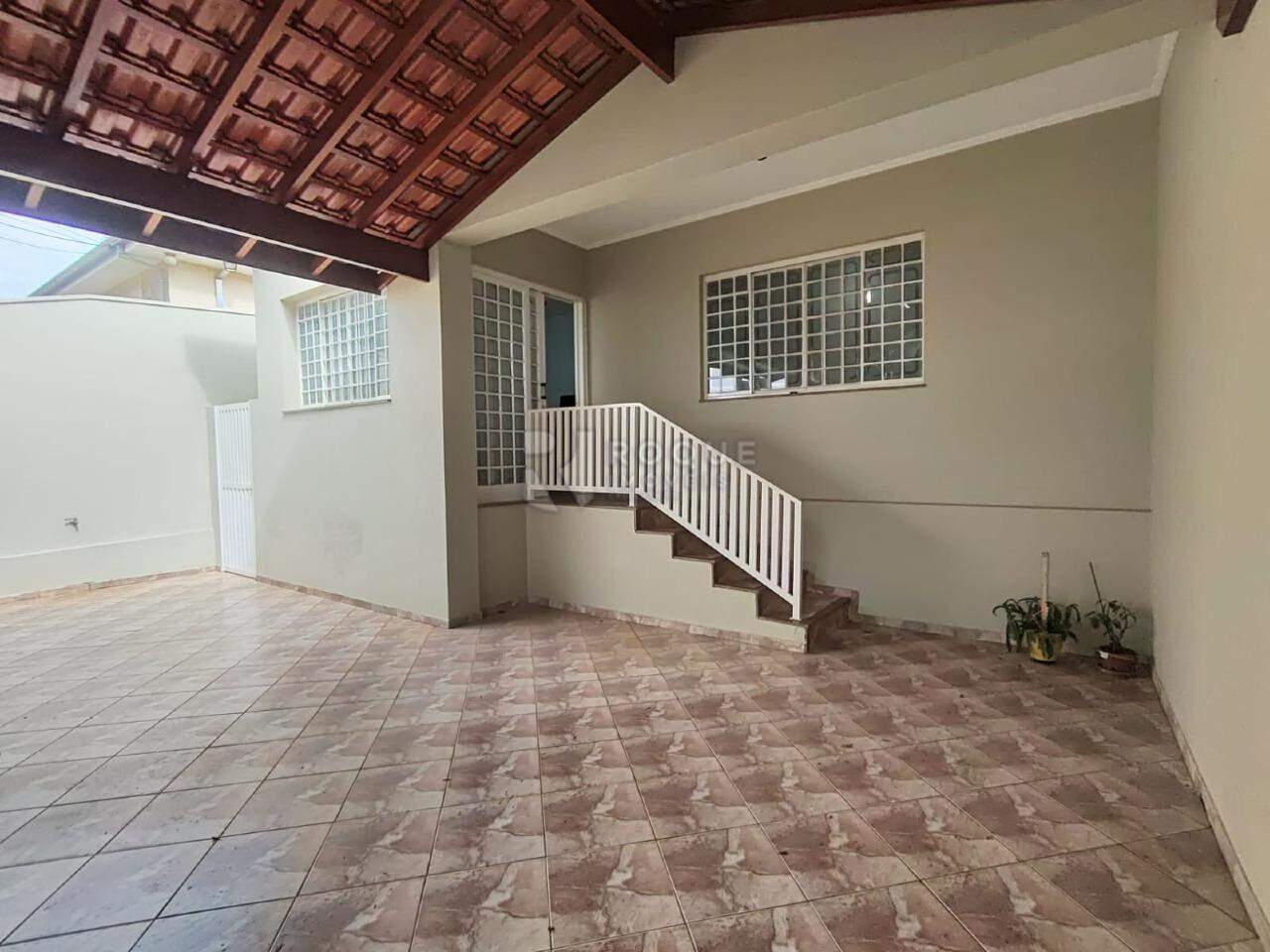 Casa Residencial para aluguel no bairro Vila Claudia: Garagem