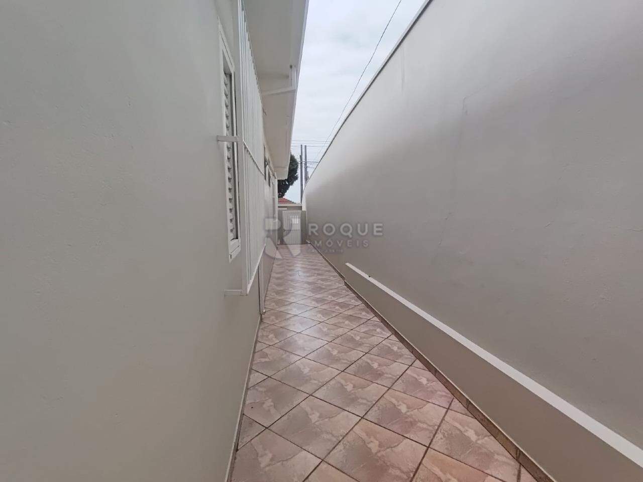 Casa Residencial para aluguel no bairro Vila Claudia: Quintal