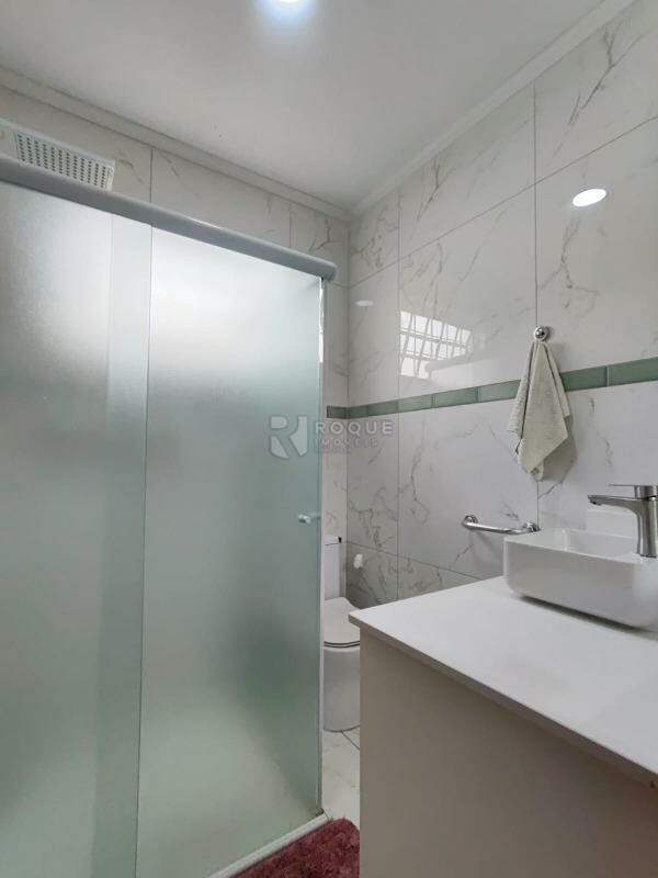 Casa Residencial para aluguel no bairro Vila Claudia: WC 2 suíte