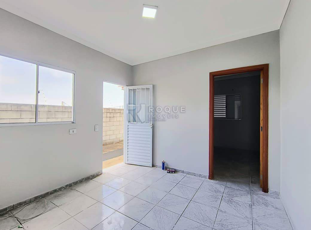 Casa Residencial para aluguel no bairro Jardim Cavinato: Sala