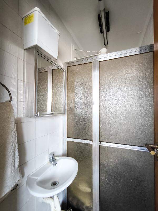 Apartamento à venda no bairro Vila Paraiso: BANHEIRO ÁREA DE SERVIÇO