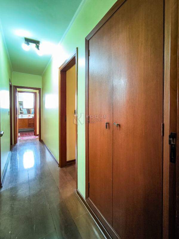 Apartamento à venda no bairro Vila Paraiso: ROUPEIRO