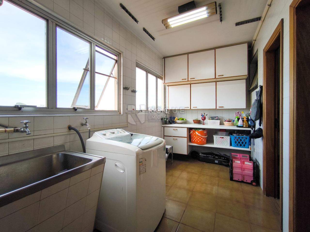 Apartamento à venda no bairro Vila Paraiso: LAVANDERIA