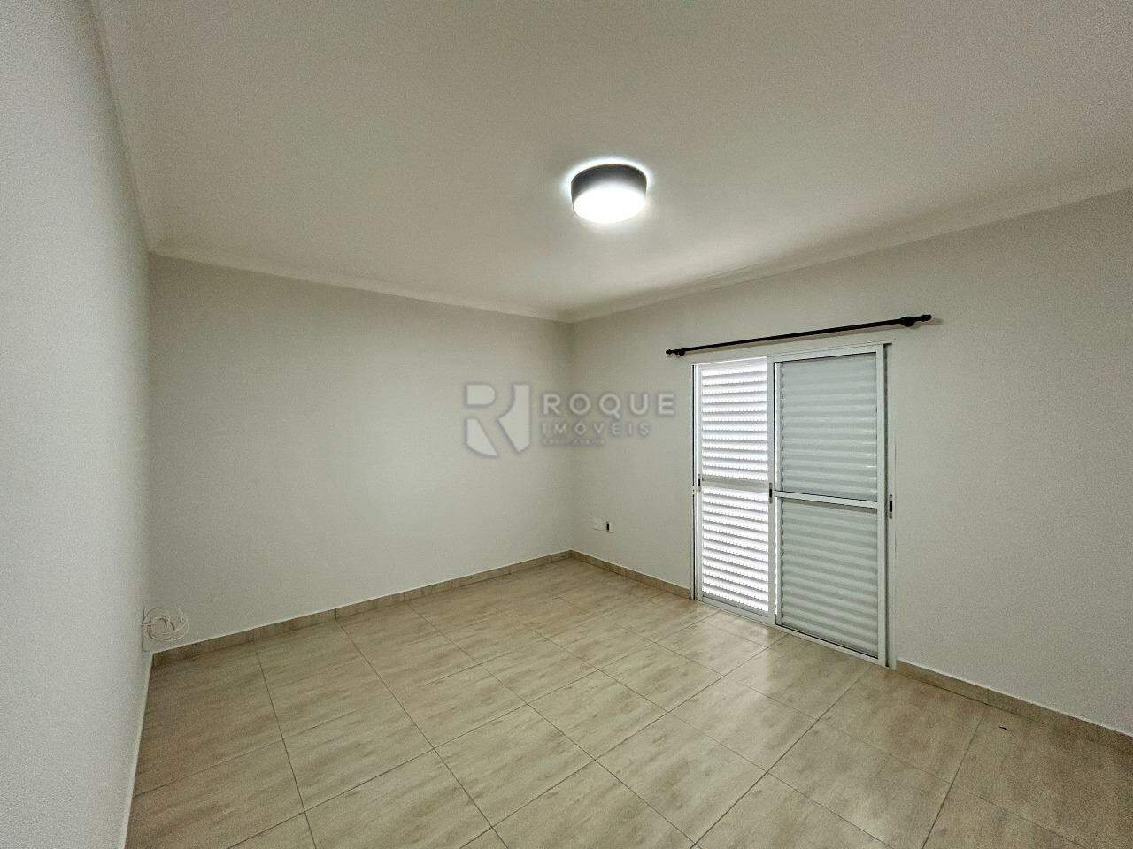 Casa em condomínio para aluguel no bairro Parque Residencial Roland: Dormitório 2 segundo andar 