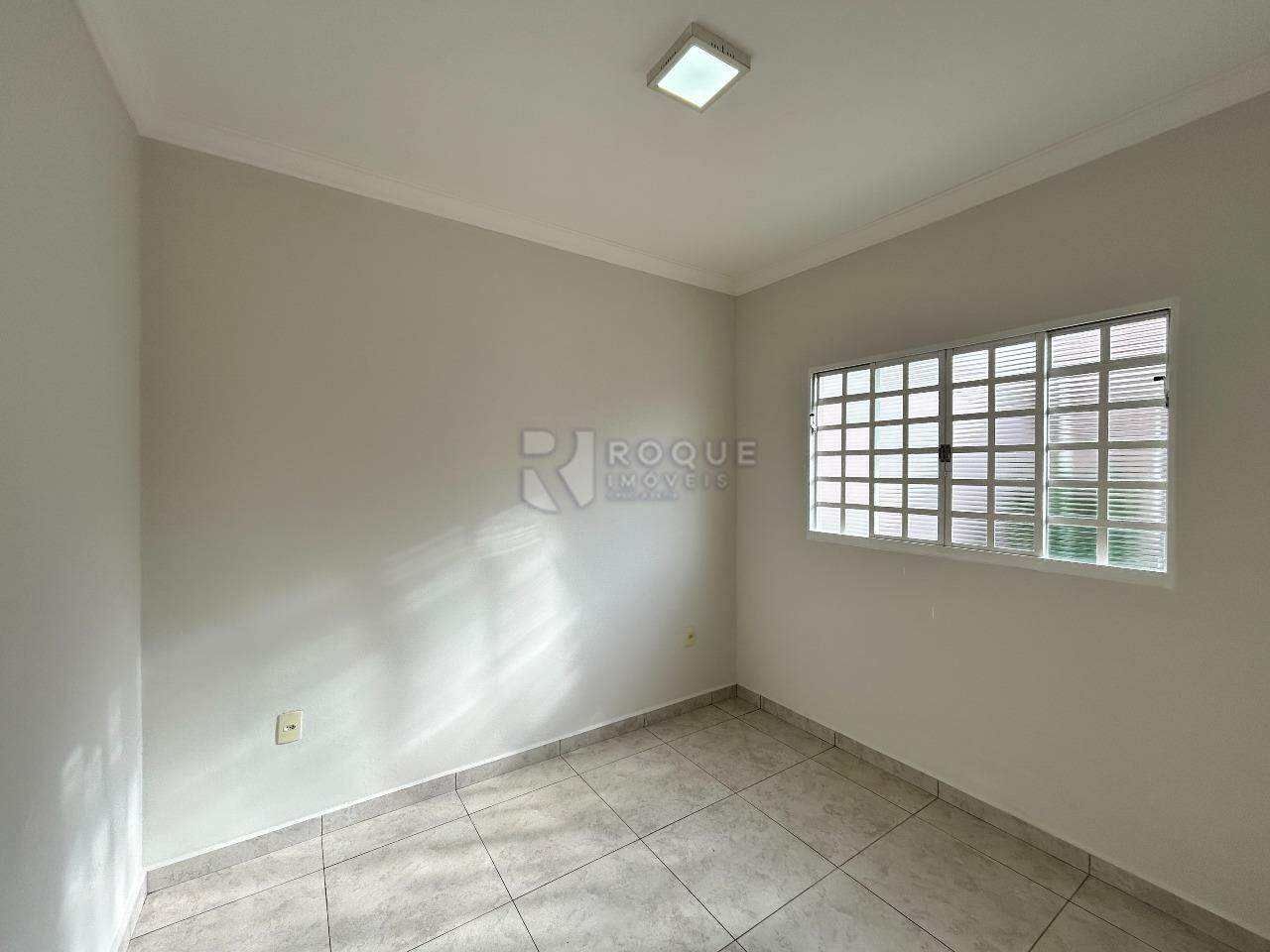 Casa em condomínio para aluguel no bairro Parque Residencial Roland: Dormitório fundo 