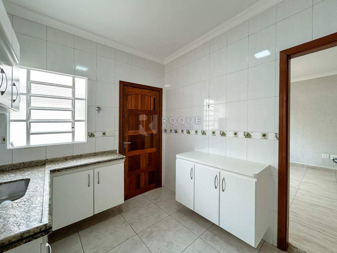 Casa em condomínio para aluguel no bairro Parque Residencial Roland: Cozinha
