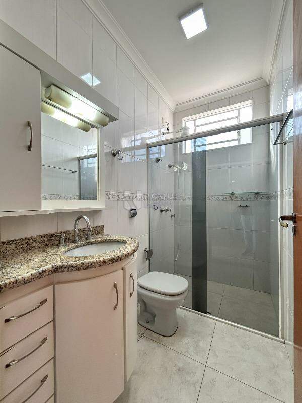Casa em condomínio para aluguel no bairro Parque Residencial Roland: WC social segundo andar 