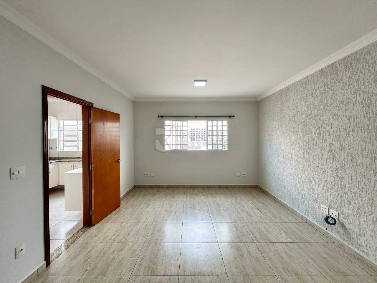 Casa em condomínio para aluguel no bairro Parque Residencial Roland: Copa 