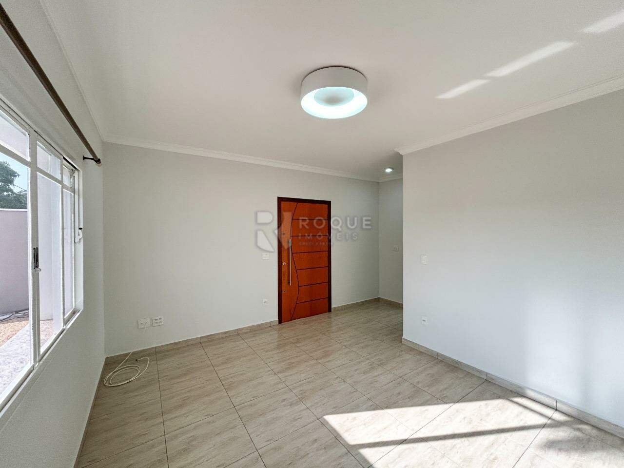 Casa em condomínio para aluguel no bairro Parque Residencial Roland: Sala 