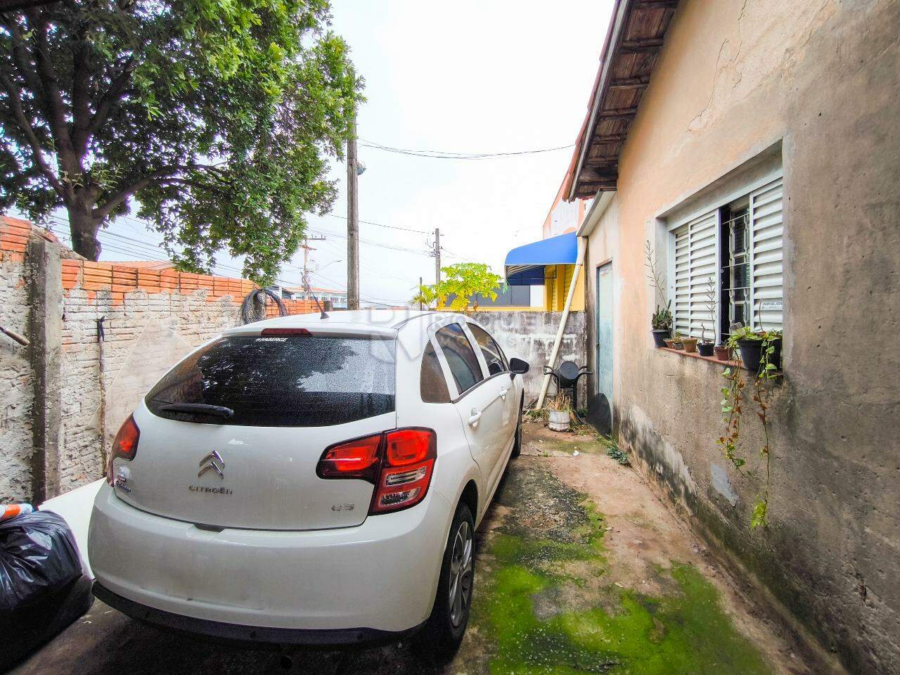 Casa Residencial à venda no bairro Vila Labaki: FRENTE