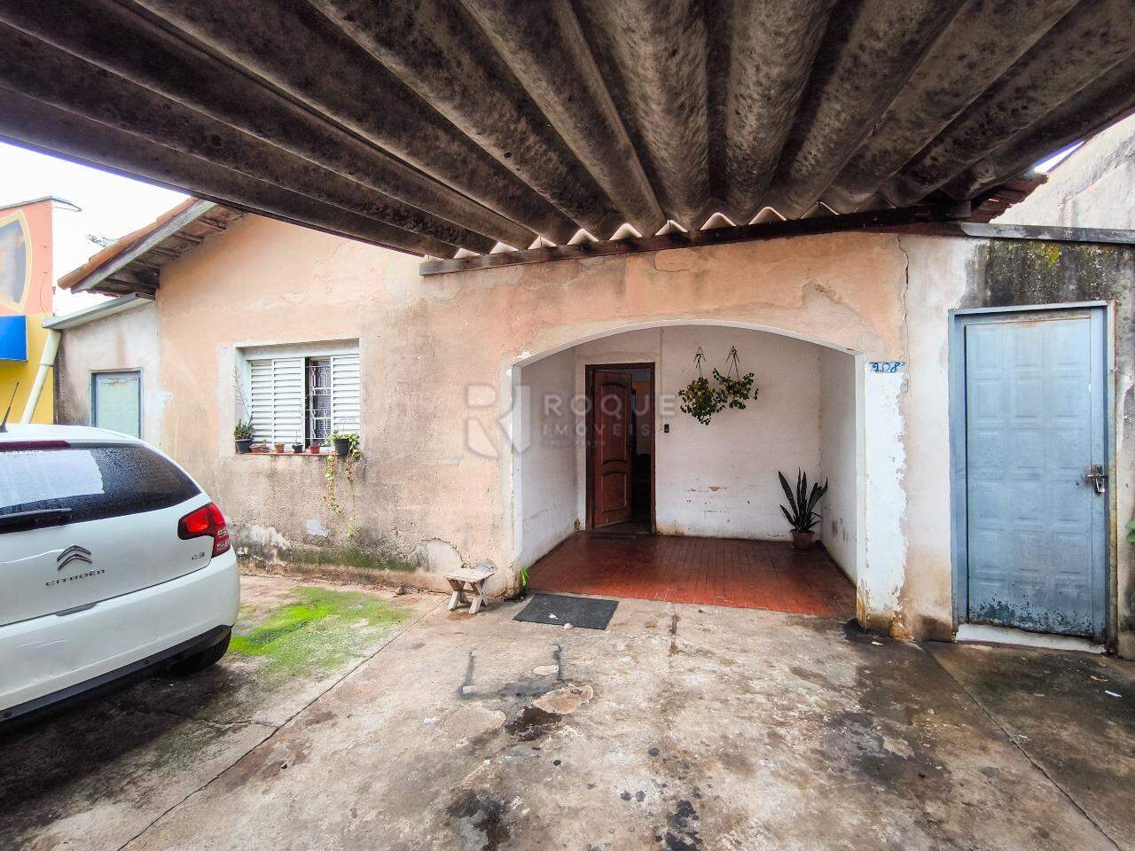 Casa Residencial à venda no bairro Vila Labaki: GARAGEM