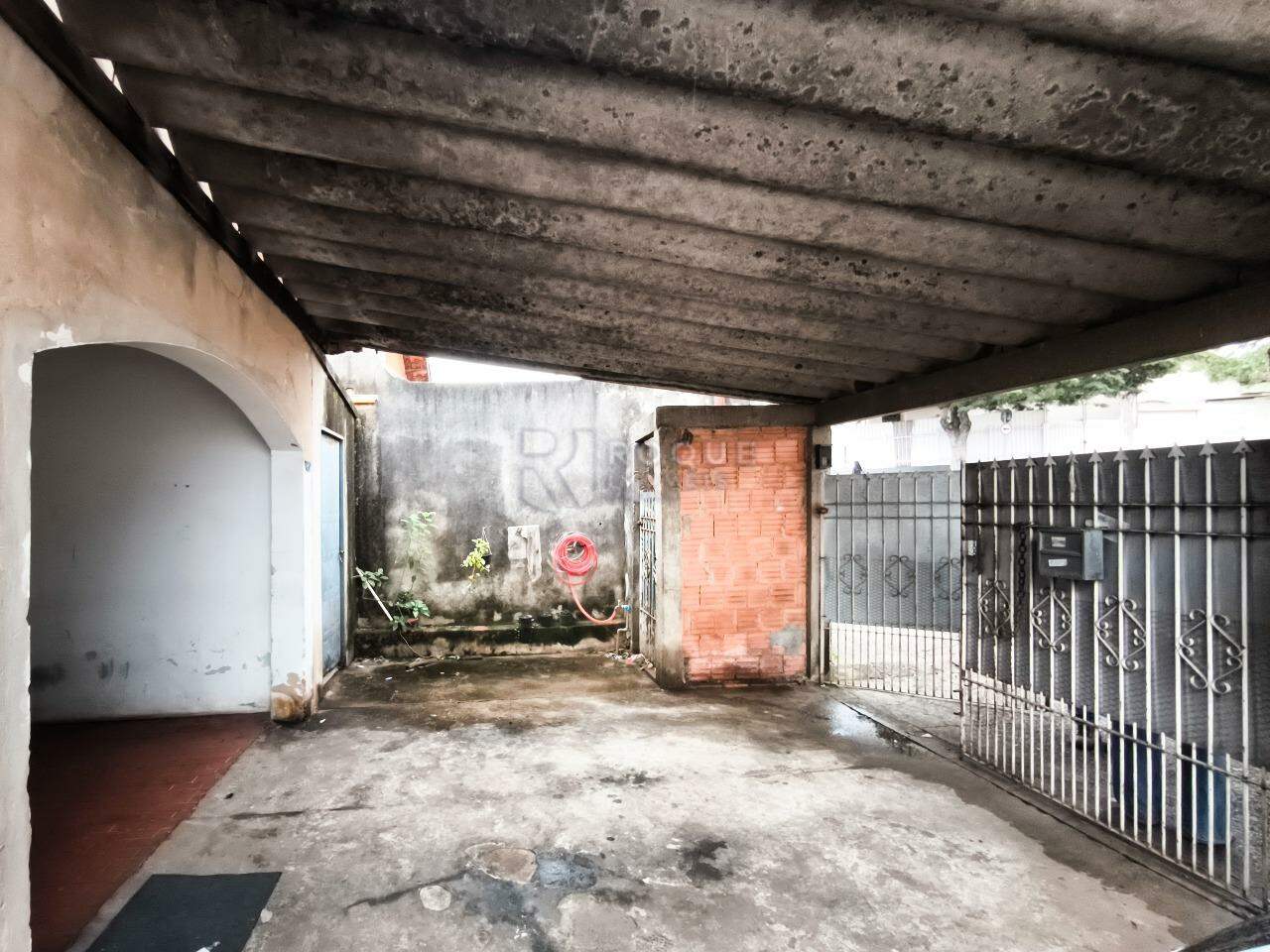 Casa Residencial à venda no bairro Vila Labaki: GARAGEM