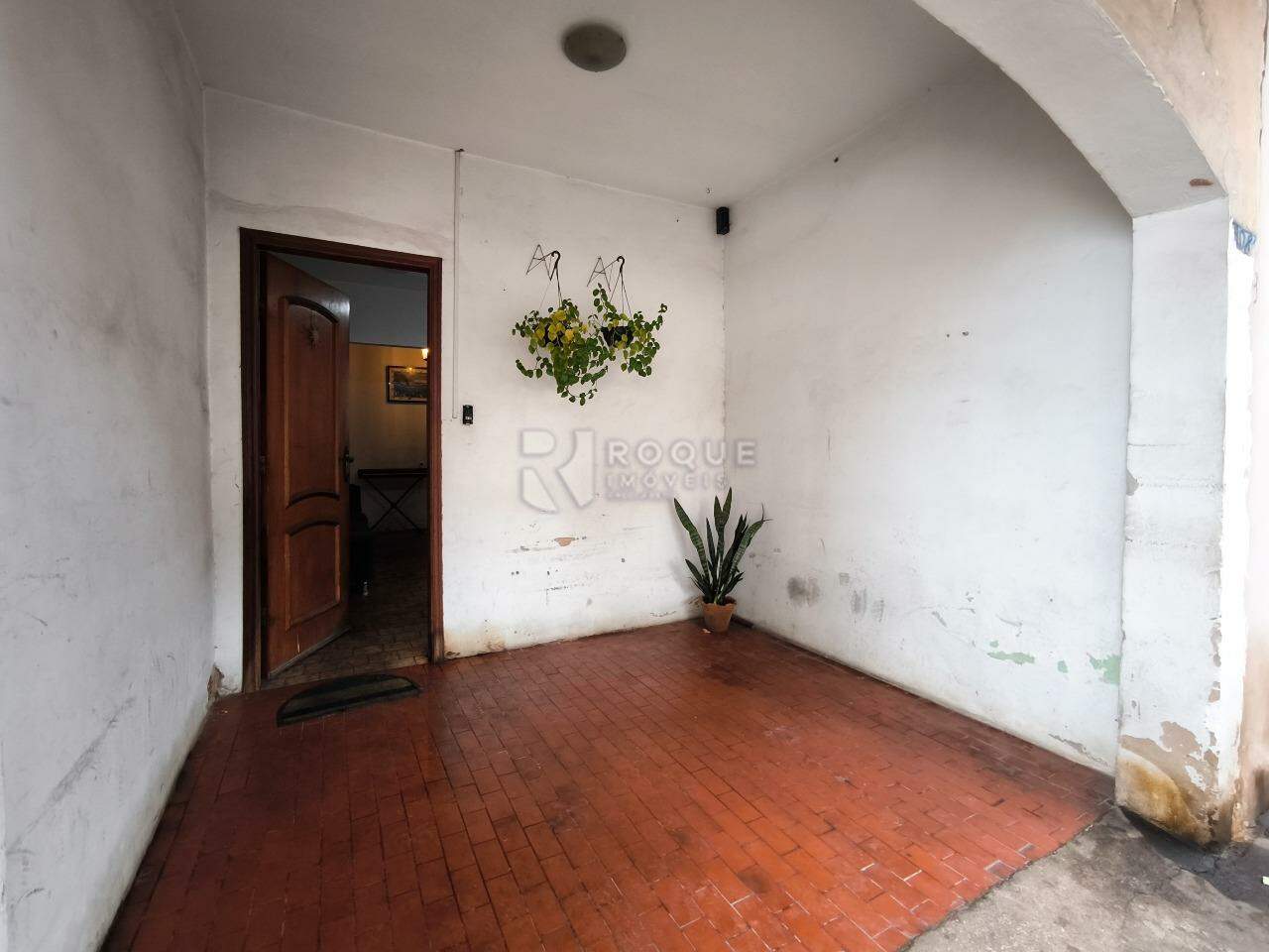 Casa Residencial à venda no bairro Vila Labaki: VARANDA