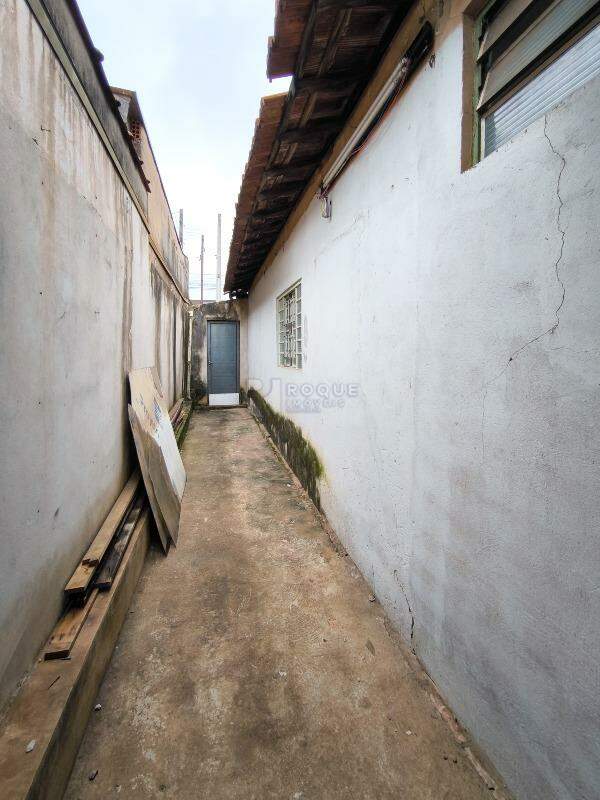 Casa Residencial à venda no bairro Vila Labaki: LATERAL EXTERNA