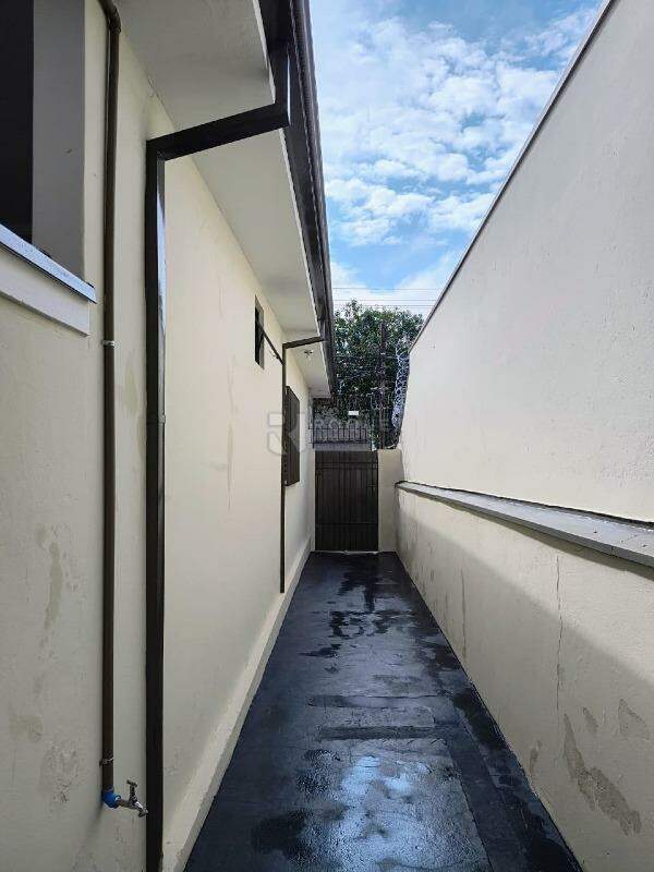 Casa Residencial para aluguel no bairro Vila Independência: Corredor 
