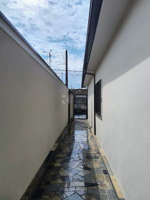 Casa Residencial para aluguel no bairro Vila Independência: Corredor