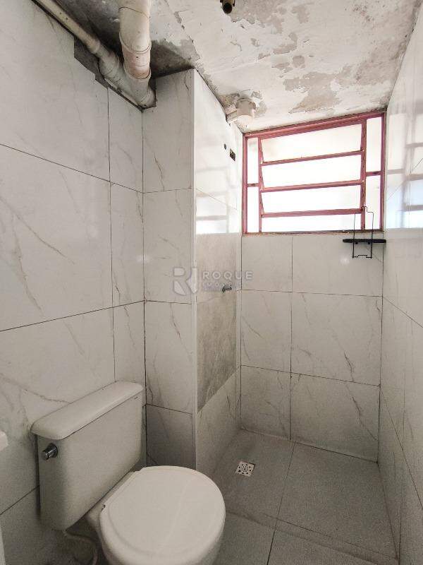 Apartamento à venda no bairro Jardim Olga Veroni: BANHEIRO SOCIAL