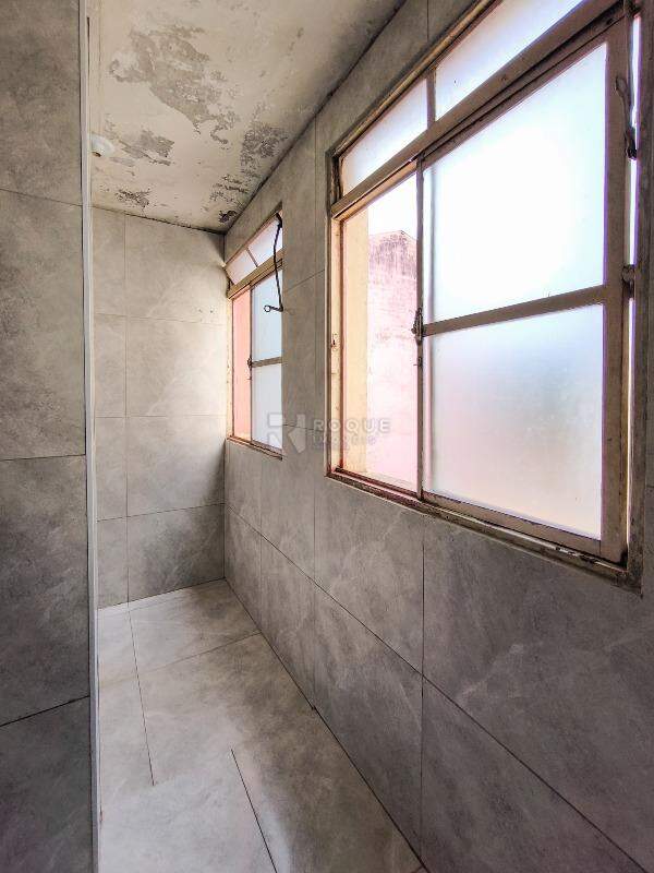 Apartamento à venda no bairro Jardim Olga Veroni: ÁREA DE SERVIÇO