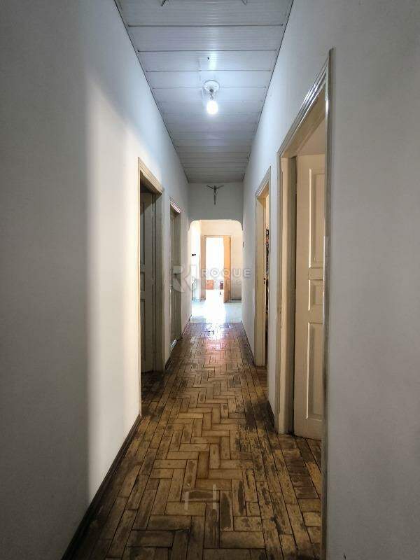 Casa Residencial à venda no bairro Vila Camargo: CORREDOR INTERNO