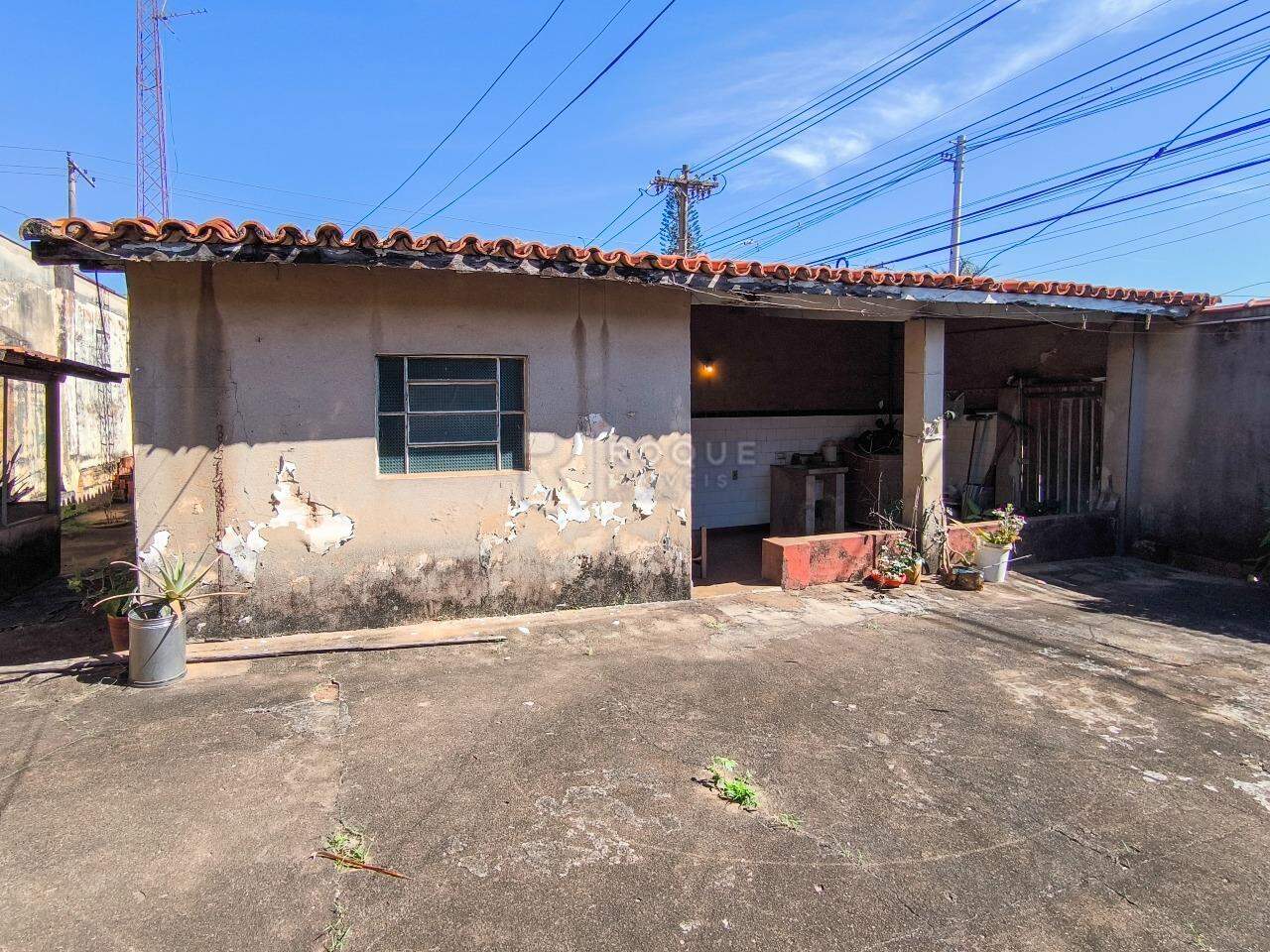 Casa Residencial à venda no bairro Vila Camargo: FUNDOS