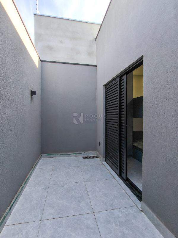 Casa Residencial à venda no bairro Jardim Campo Verde II: ÁREA DE LUZ DORMITÓRIO