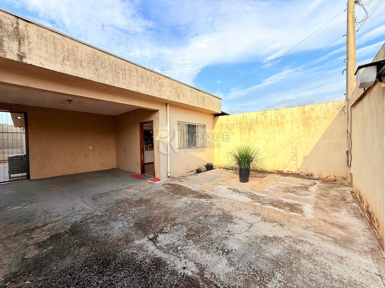 Casa Residencial para aluguel no bairro Jardim Campo Verde I: Frente Externa