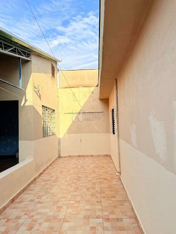 Casa Residencial para aluguel no bairro Jardim Campo Verde I: Quintal