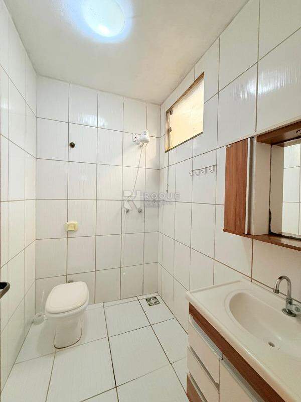 Casa Residencial para aluguel no bairro Jardim Campo Verde I: Wc Social
