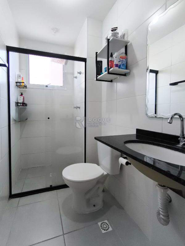Apartamento para aluguel no bairro Jardim Santa Adélia: BANHEIRO SOCIAL