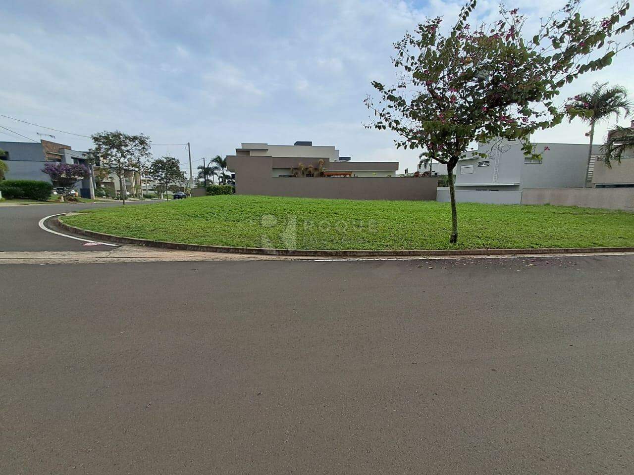 Terreno em condomínio à venda no bairro Residencial Village Damha Limeira: Terreno