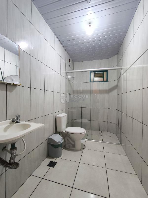 Casa Comercial à venda no bairro Conjunto Habitacional Victor D’Andrea: SANITÁRIO 1