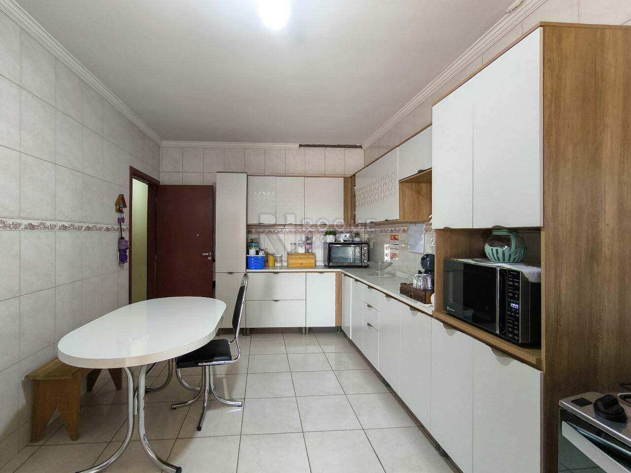 Casa Comercial à venda no bairro Conjunto Habitacional Victor D’Andrea: COZINHA
