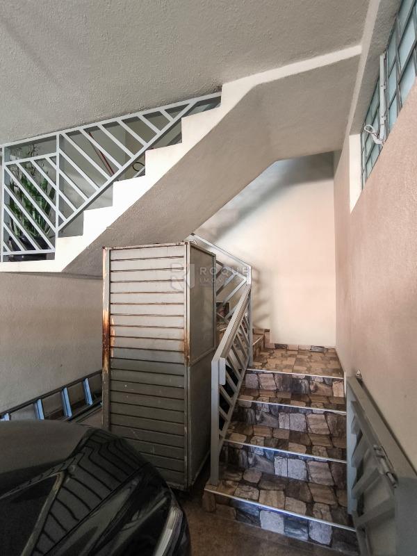 Casa Comercial à venda no bairro Conjunto Habitacional Victor D’Andrea: ACESSO PISO SUPERIOR