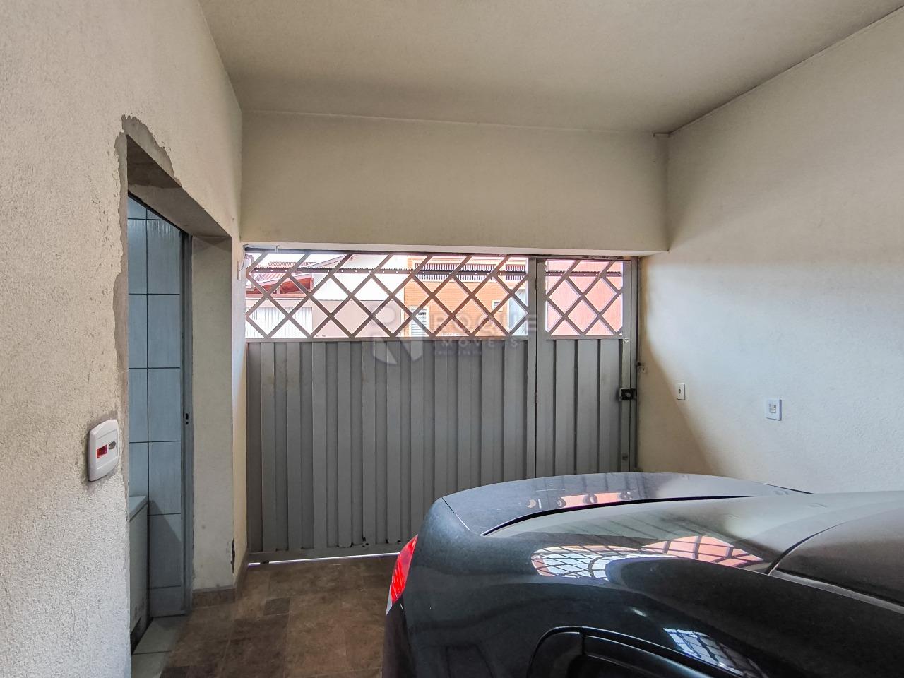 Casa Comercial à venda no bairro Conjunto Habitacional Victor D’Andrea: GARAGEM