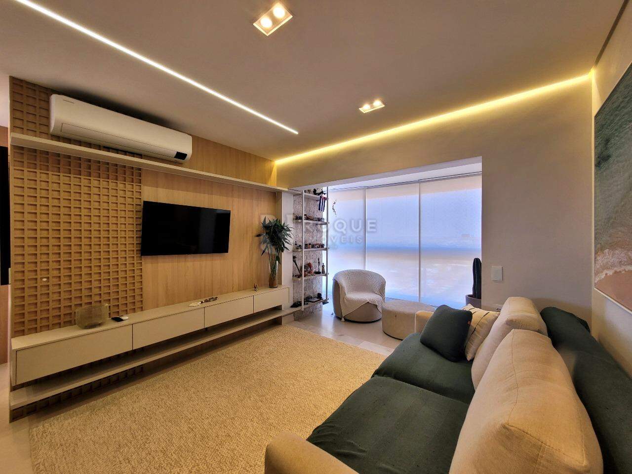 Apartamento à venda no bairro Vila Cristovam: Sala